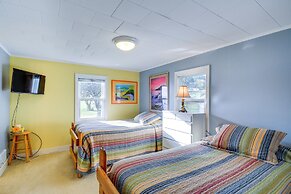 Bayfront Port Hadlock Retreat w/ Grill & Deck!