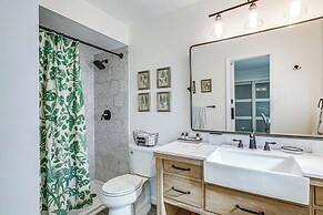 Apollo Beach Oasis: Lanai + Heated Pool!