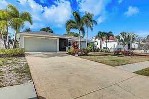 Apollo Beach Oasis: Lanai + Heated Pool!