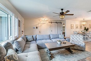 Apollo Beach Oasis: Lanai + Heated Pool!