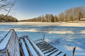 Lakefront Townsend Cabin w/ Fire Pit & Dock!