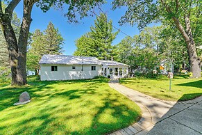 Bitely Cottage Rental: Fire Pit & Beach!
