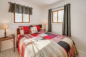 Bitely Cottage Rental: Fire Pit & Beach!