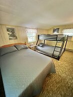 Camp Dragonfly Limit 10 3 Bedroom Home by RedAwning