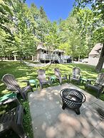 Camp Dragonfly Limit 10 3 Bedroom Home by RedAwning