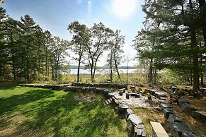 Osprey Lake Cabin 4 Bedroom Home by RedAwning