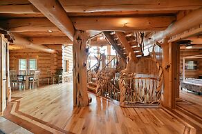 Osprey Lake Cabin 4 Bedroom Home by RedAwning