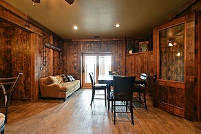 Osprey Lake Cabin 4 Bedroom Home by RedAwning