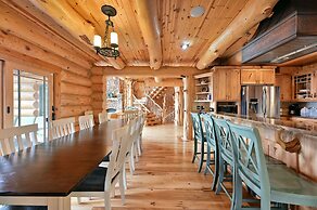 Osprey Lake Cabin 4 Bedroom Home by RedAwning