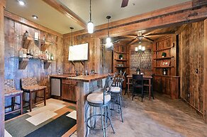 Osprey Lake Cabin 4 Bedroom Home by RedAwning