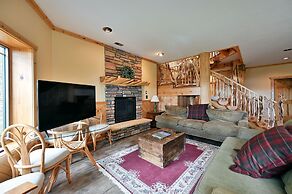 Osprey Lake Cabin 4 Bedroom Home by RedAwning