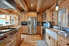 Osprey Lake Cabin 4 Bedroom Home by RedAwning