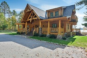 Osprey Lake Cabin 4 Bedroom Home by RedAwning