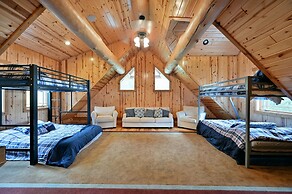 Osprey Lake Cabin 4 Bedroom Home by RedAwning