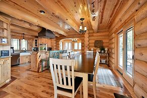 Osprey Lake Cabin 4 Bedroom Home by RedAwning