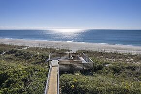 Oceans 2 4 Bedroom Condo by RedAwning