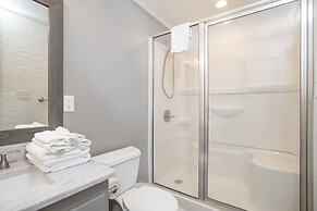 Oceans 2 4 Bedroom Condo by RedAwning