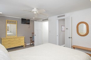 Oceans 2 4 Bedroom Condo by RedAwning