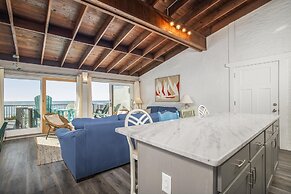 Oceans 2 4 Bedroom Condo by RedAwning
