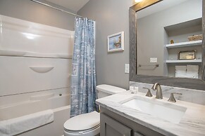 Oceans 2 4 Bedroom Condo by RedAwning