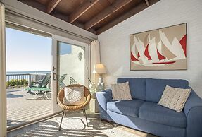 Oceans 2 4 Bedroom Condo by RedAwning