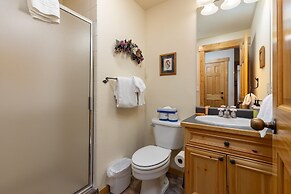 2656 Tenderfoot Lodge 2 Bedroom Condo by RedAwning