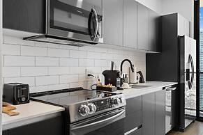 High-Floor Studio with Incredible Views