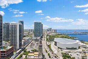 High-Floor Studio with Incredible Views