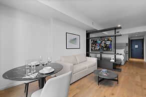 High-Floor Studio with Incredible Views