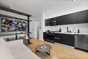 High-Floor Studio with Incredible Views