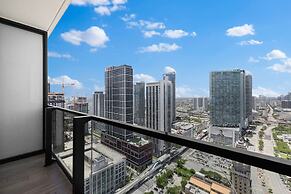 High-Floor Studio with Incredible Views