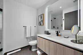 High-Floor Studio with Incredible Views