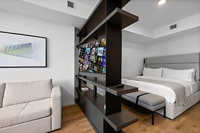 High-Floor Studio with Incredible Views