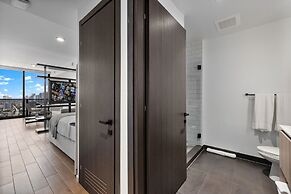 High-Floor Studio with Incredible Views