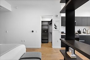 High-Floor Studio with Incredible Views