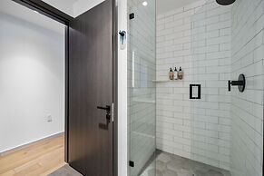 High-Floor Studio with Incredible Views