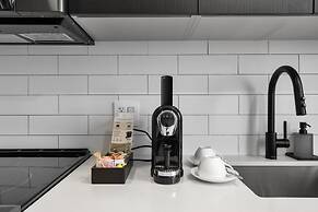 High-Floor Studio with Incredible Views