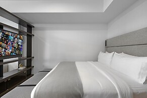 High-Floor Studio with Incredible Views