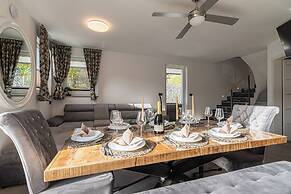Lovely Villa Taja In Nature