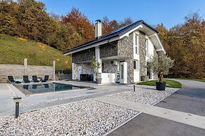 Lovely Villa Taja In Nature