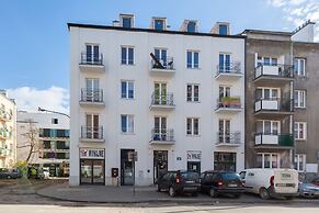 Cosy Studio With Balcony by Renters