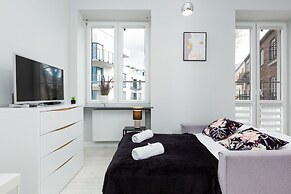Cosy Studio With Balcony by Renters