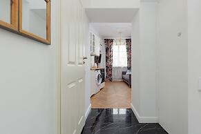 Apartment Plac Zamkowy by Renters
