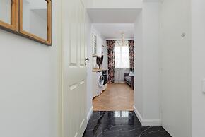 Apartment Plac Zamkowy by Renters