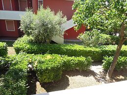 Cozy Flat in Residence With Swimming Pools - Beahost