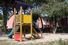 Cozy Flat in Residence With Swimming Pools - Beahost