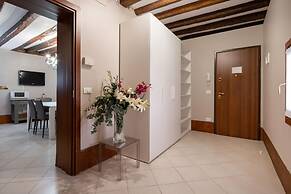 Herion Palace Apt 1 by Wonderful Italy