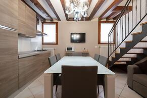 Herion Palace Apt 1 by Wonderful Italy