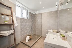 Niki's Villa - Luxury Seaview Villa!