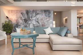 Niki's Villa - Luxury Seaview Villa!